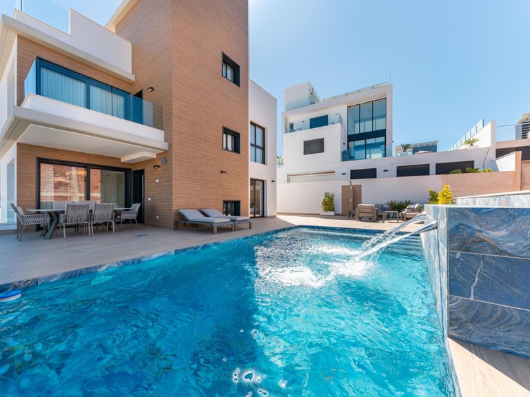 Villa for Sale in Orihuela Costa, Alicante 4
