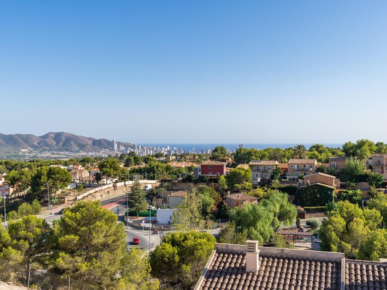 Villa for Sale in La Nucía, Alicante 36