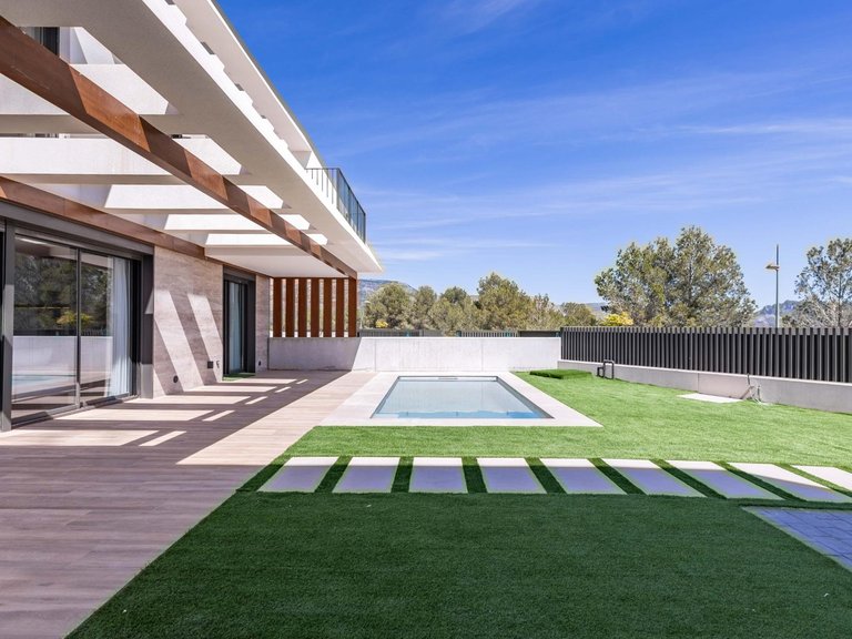 Villa for Sale in Polop, Alicante 4