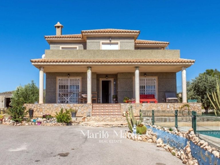 Villa for Sale in Alicante, Alicante 1