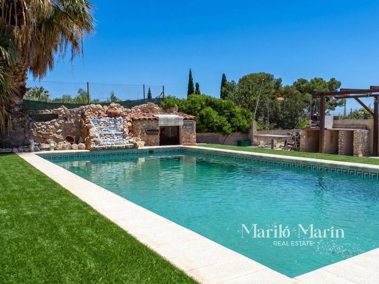 Villa for Sale in Alicante, Alicante 3