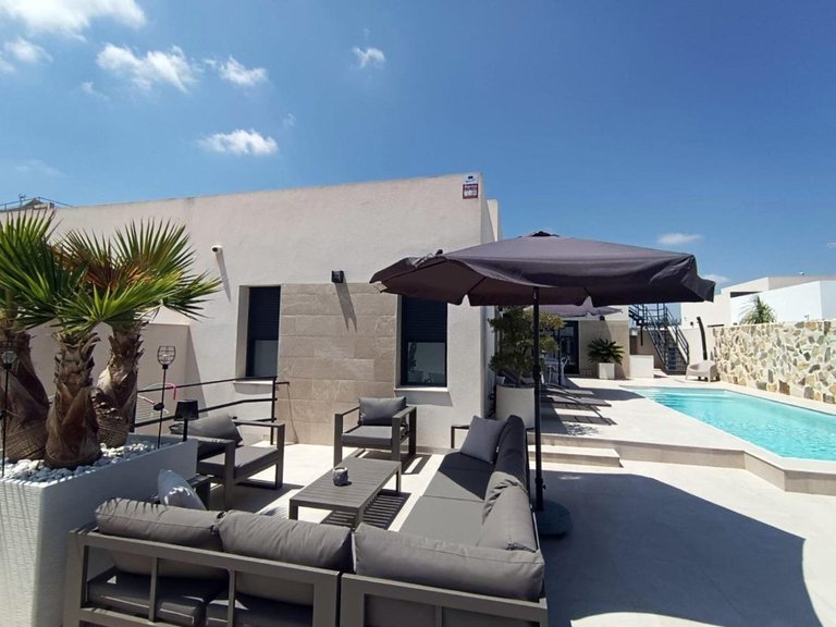Villa for Sale in Daya Nueva, Alicante 4