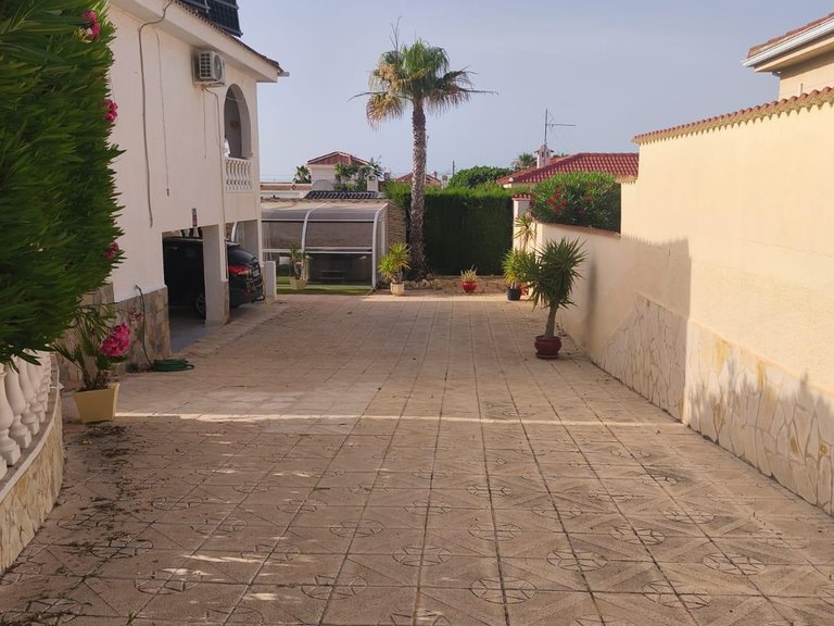 Villa for Sale in Rojales, Alicante 32