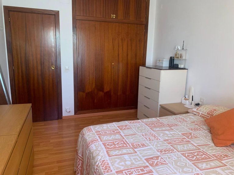 Apartment for Sale in Barcelona, Barcelona 16