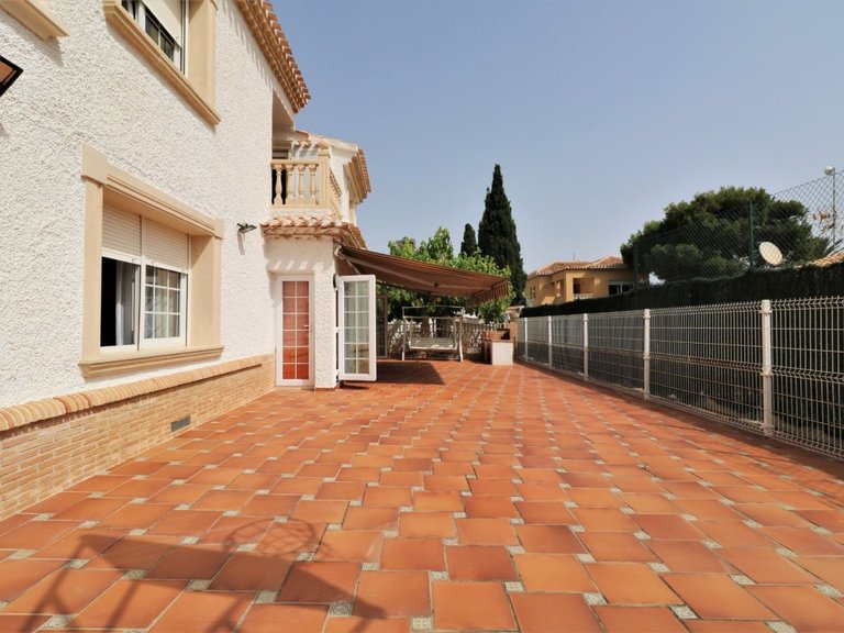 Villa for Sale in Orihuela Costa, Alicante, 13