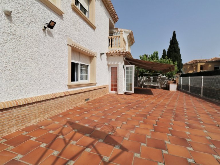 Villa for Sale in Orihuela Costa, Alicante, 14