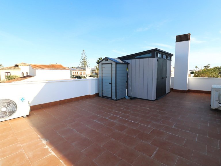 Villa for Sale in Torrevieja, Alicante, 15