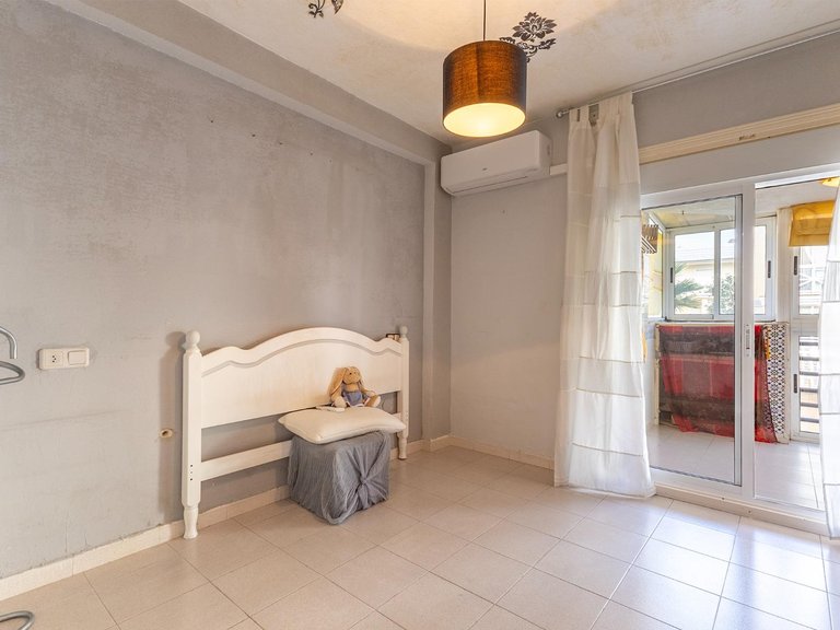 Apartment for Sale in Torrevieja, Alicante, 18