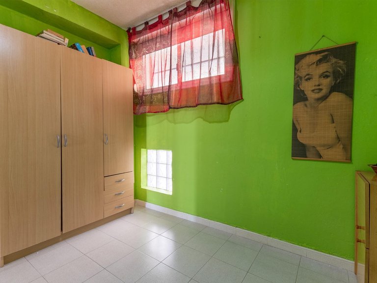 Apartment for Sale in Torrevieja, Alicante, 23