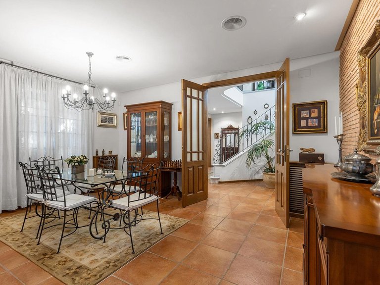 Villa for Sale in Torrevieja, Alicante, 25