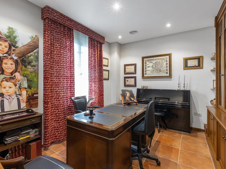 Villa for Sale in Torrevieja, Alicante, 36
