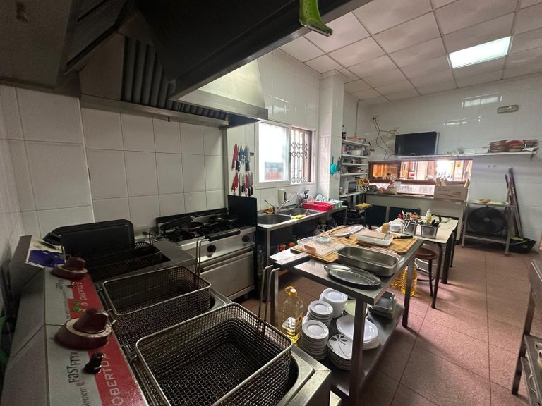 Commercial for Sale in Torrevieja, Alicante, 18