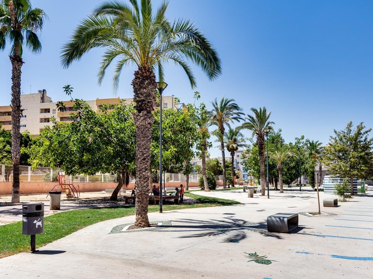 Apartment for Sale in Torrevieja, Alicante, 23