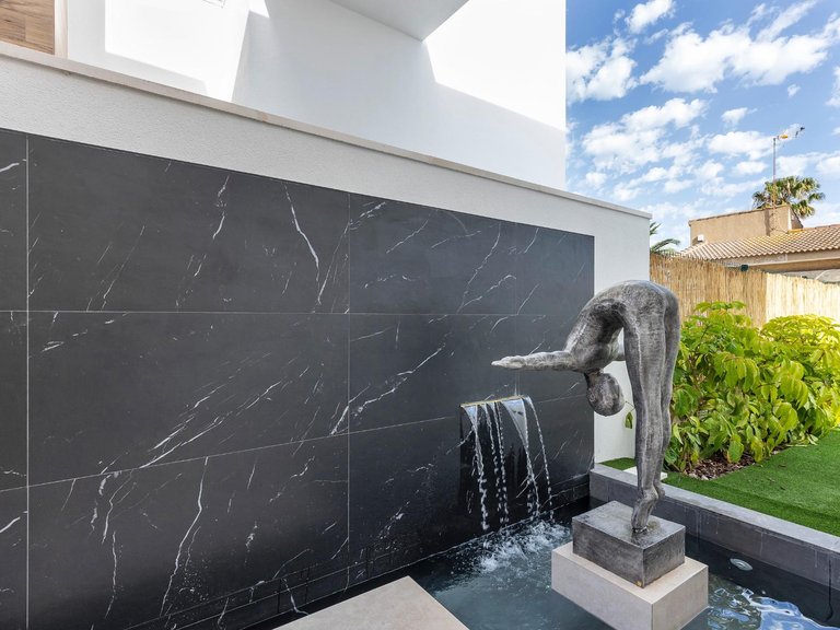 Villa for Sale in Torrevieja, Alicante, 26