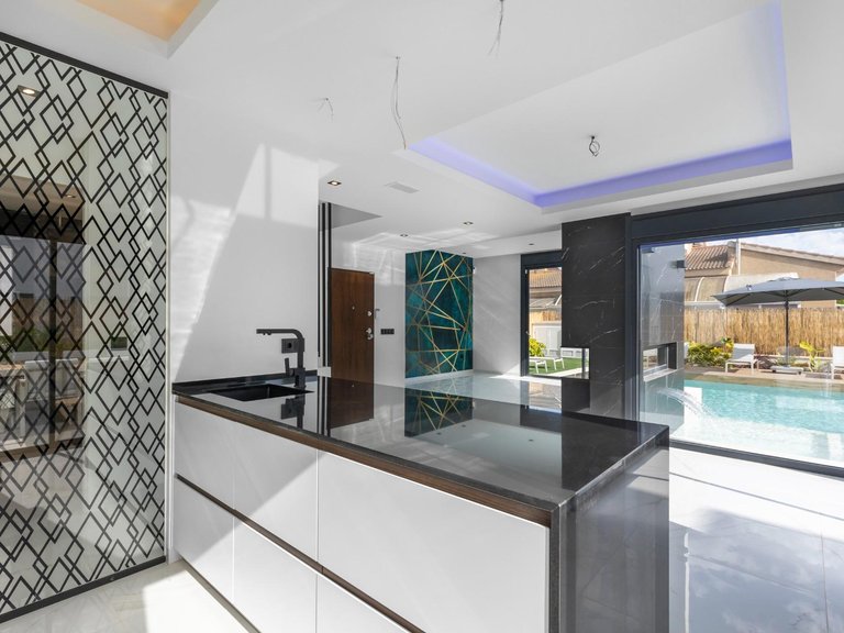 Villa for Sale in Torrevieja, Alicante, 41