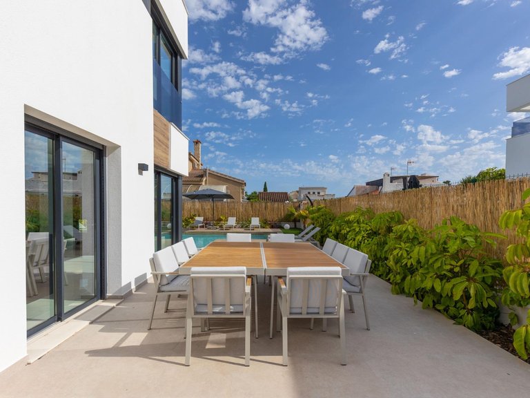 Villa for Sale in Torrevieja, Alicante, 48