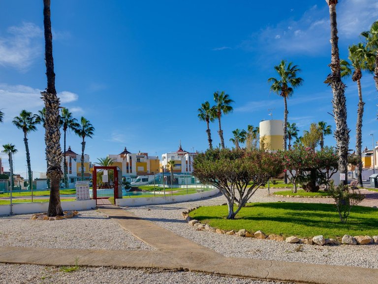 Villa for Sale in Orihuela Costa, Alicante, 34