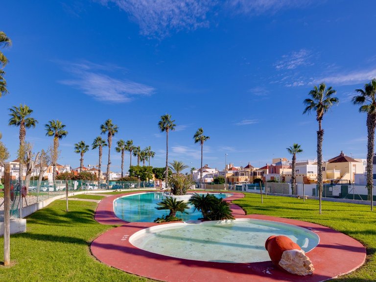Villa for Sale in Orihuela Costa, Alicante, 36