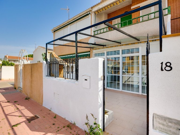Villa for Sale in Torrevieja, Alicante, 25