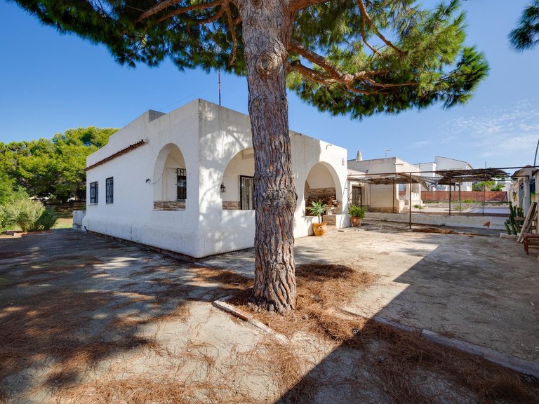 Villa for Sale in Torrevieja, Alicante, 2