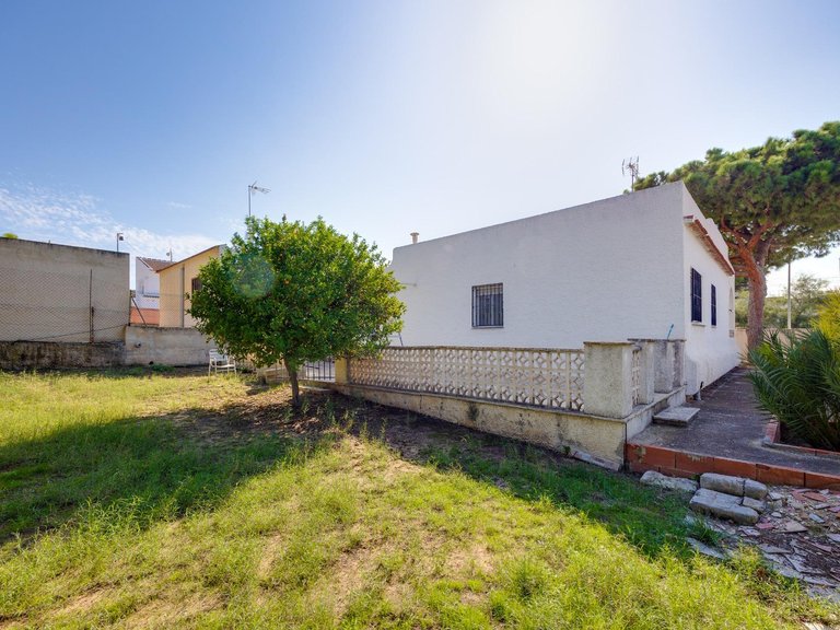 Villa for Sale in Torrevieja, Alicante, 29