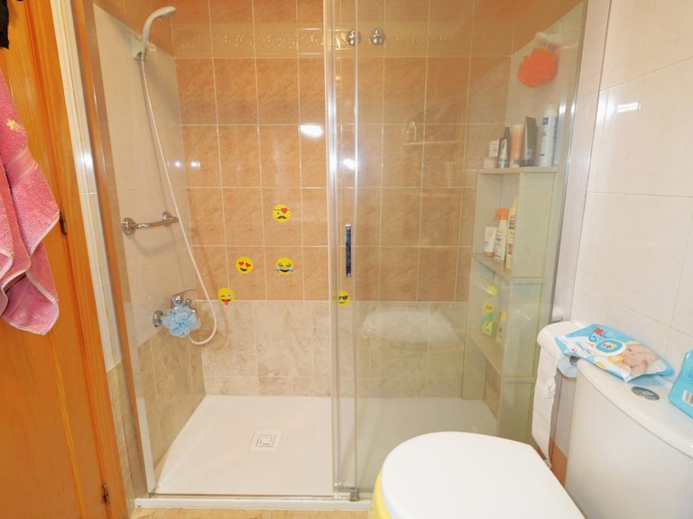 Villa for Sale in Torrevieja, Alicante, 23