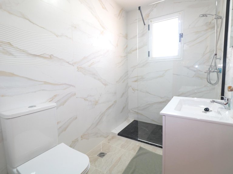 Villa for Sale in Torrevieja, Alicante, 10