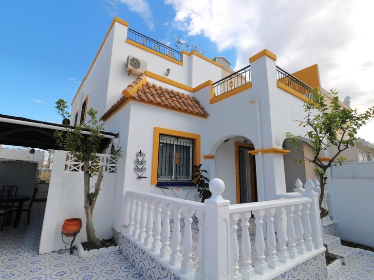 Villa for Sale in Torrevieja, Alicante, 19