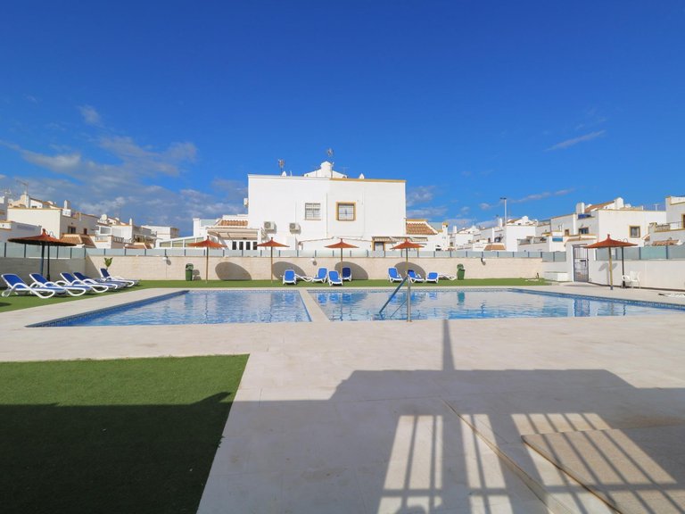 Villa for Sale in Torrevieja, Alicante, 25
