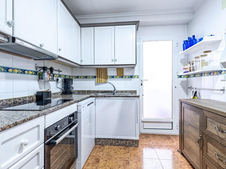 Apartment for Sale in Torrevieja, Alicante, 17