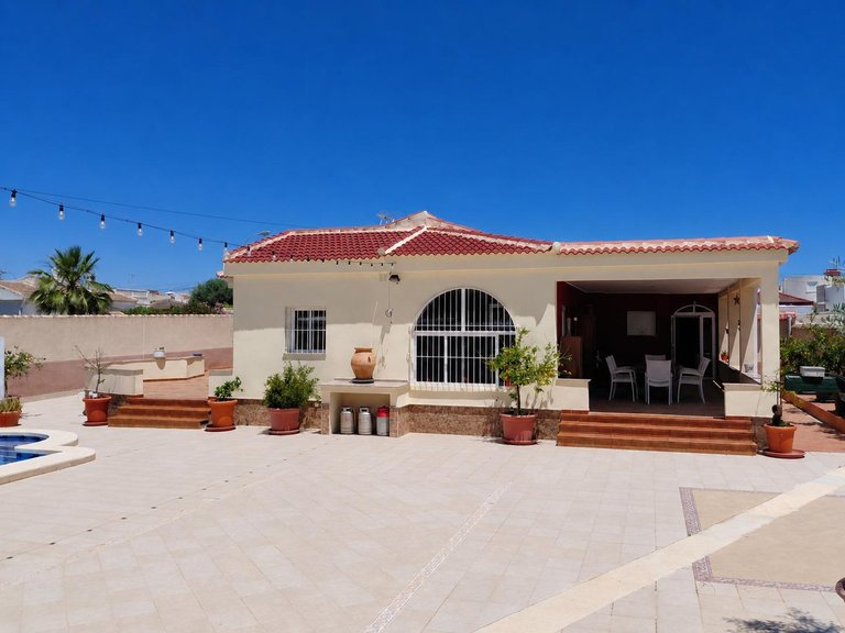 Villa for Sale in Torrevieja, Alicante 32