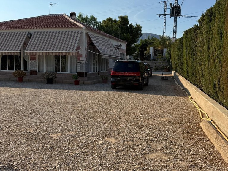 Villa for Sale in Inland Albatera, Alicante 2