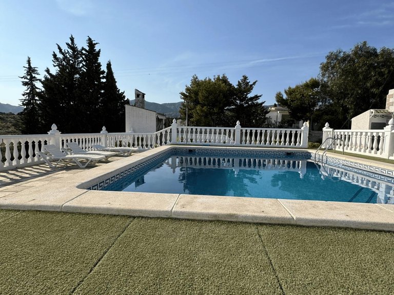 Villa for Sale in Inland Albatera, Alicante 22