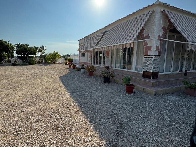 Villa for Sale in Inland Albatera, Alicante 3
