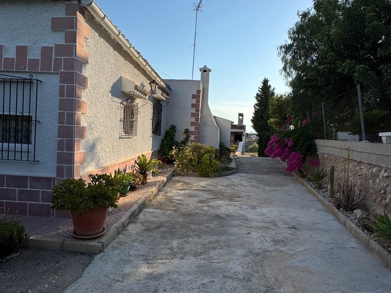 Villa for Sale in Inland Albatera, Alicante 4