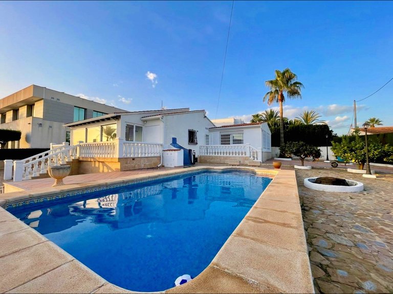 Villa for Sale in Costa Blanca Benidorm, Alicante 1