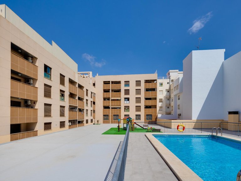 Apartment for Sale in Estacion de autobuses, Torrevieja, Alicante 27
