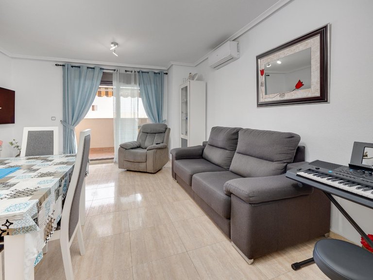 Apartment for Sale in Estacion de autobuses, Torrevieja, Alicante 5