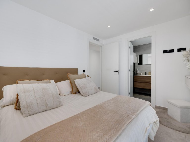 Apartment for Sale in Centro, Torrevieja, Alicante 23