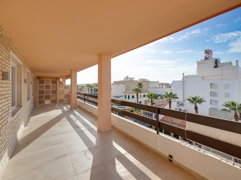 Apartment for Sale in Playa de los Naufragos, Torrevieja, Alicante 8