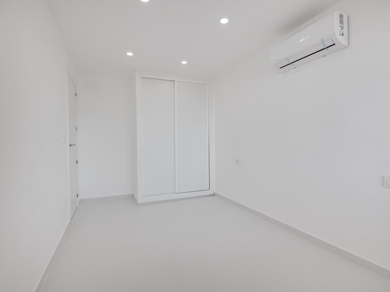 Apartment for Sale in Playa de los Naufragos, Torrevieja, Alicante 21