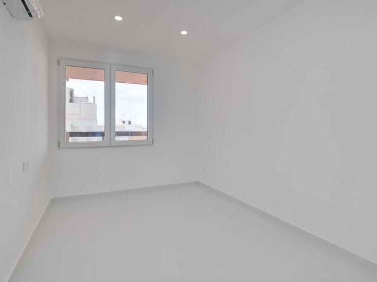 Apartment for Sale in Playa de los Naufragos, Torrevieja, Alicante 25