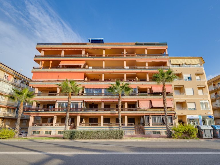 Apartment for Sale in Playa de los Naufragos, Torrevieja, Alicante 41