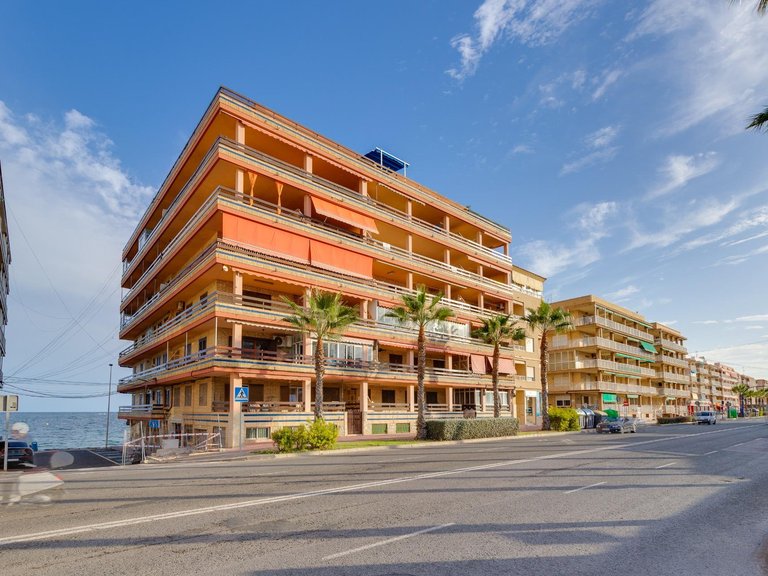 Apartment for Sale in Playa de los Naufragos, Torrevieja, Alicante 33