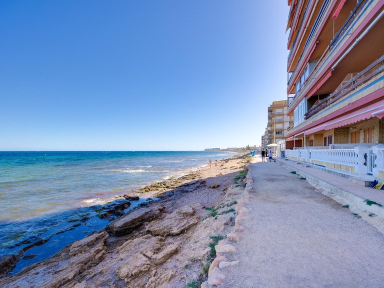Apartment for Sale in Playa de los Naufragos, Torrevieja, Alicante 45