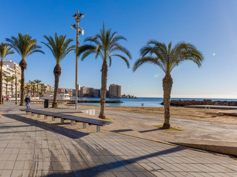 Apartment for Sale in Centro - Muelle Pesquero, Torrevieja, Alicante 29