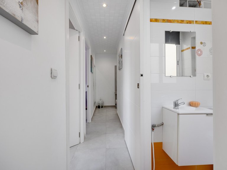 Penthouse for Sale in Playa de los Naufragos, Torrevieja, Alicante 15