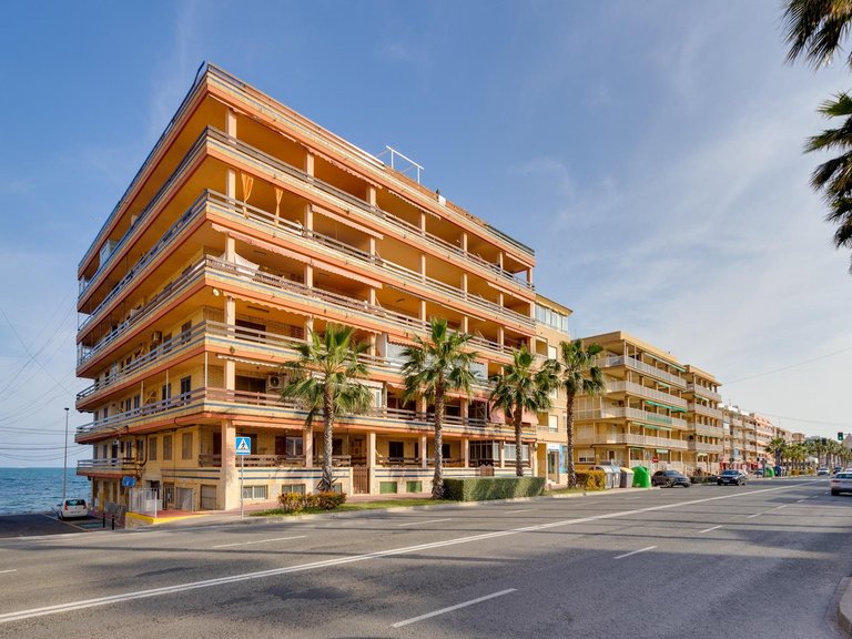 Penthouse for Sale in Playa de los Naufragos, Torrevieja, Alicante 35