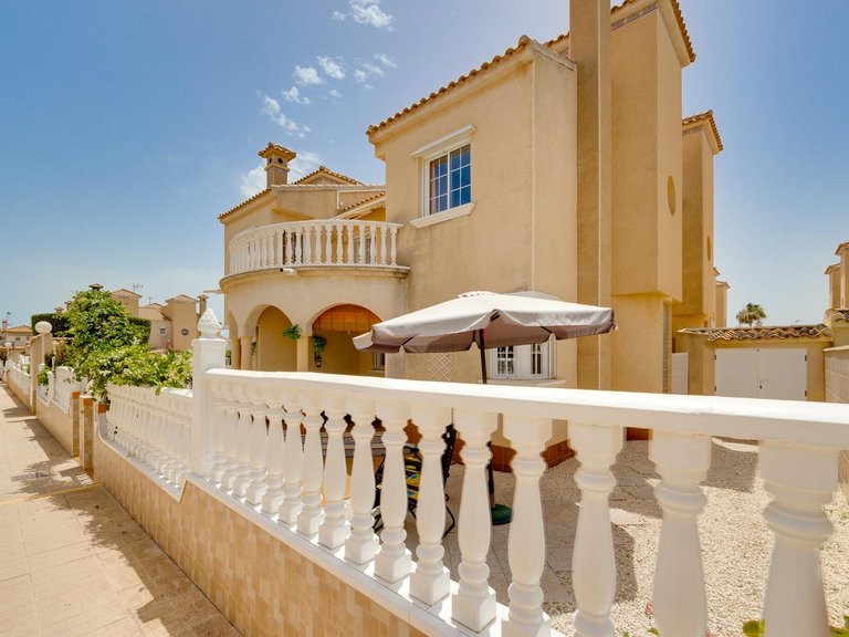 Town House for Sale in Playa Flamenca, Orihuela Costa, Alicante 1