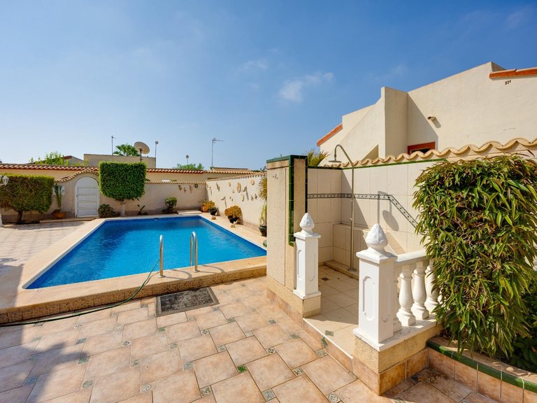 Villa for Sale in La Florida, Orihuela Costa, Alicante 13